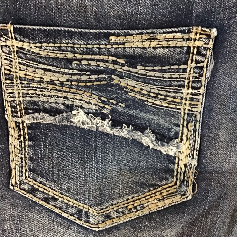 Woman’s size 22 Maurices stretch denim capris R - Picture 8 of 9